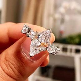 Wedding Rings Huitan Luxury Marquise Cubic Zirconia Crystal For Women Elegant Engagement Bands Accessories Party Fashion Jewellery
