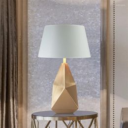 Table Lamps OURFENG Modern LED Desk Lamp Bronze Creative Design Bedside Light Decorative For Home Foyer Office Bed Room