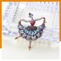 Brooches Various Styles Large Women Rhinestone Girl Brooch Retro Dance Lady Office Party Gift