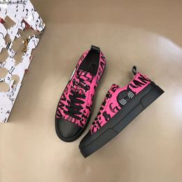 Designer ladies luxury casual shoes red pink black breathable wear-resistant sneakers for men women fashion Valenti low-top leisure flat outdoor jogging kq1ii0002