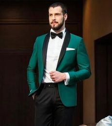 Brand New Green Groom Tuxedos Black Shawl Lapel Slim Fit Men Wedding Tuxedo Fashion Men Jacket Blazer Men Prom Dinner/Darty Suit Jacket Pants Tie