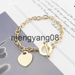 Pendant Necklaces Fashion Designer Ladies Bracelet Classic Peach Heart Bracelet 18K Gold Girl Valentine's Day Christmas Gift 316L Titanium Steel Jewelry T2201311