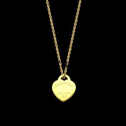 Pendant Necklaces womens LOVE Heart Necklaces mens 925 silver Pendant Necklace designer Jewellery for women Birthday Christmas Gift Wedding Statement Bangle5