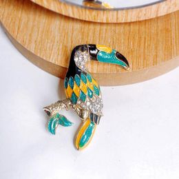 Brooches Creative Simulation Animal Brooch Enamel Rhinestones Peacock Flamingo Toucan Fine Jewelry Cartoon Branch Bird Pins