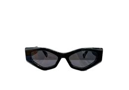 Occhiali da sole da donna per donna Occhiali da sole da uomo Stile moda uomo protegge gli occhi Lente UV400 con scatola e custodia casuali 101A