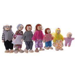 Tools Workshop 7pcs/set Happy House Family Dolls Wooden Figures Characters Dressed Kids Girls Lovely Children Pretending Toys 230731