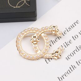 20style Brand Designer Double Letter Brooch Women Men Elegant Style Pearl Flower Brooches Pin Metal Fashion Jewelry Accessories High
