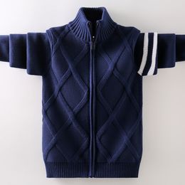 プルオーバーウィンターチルドレンズセーター暖かい綿服カーディガンボーイズ服編みコート230801