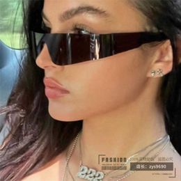 2023 New luxury designer hip-hop street eye protection UV resistant one-piece mirror celebrity internet red sunglasses BB0041