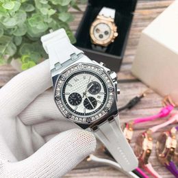 Watch Men and Women Full Diamond Panda Eye High-level Sense Small People Light Luxury Couple