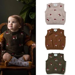 プルオーバーキッズセーターShirley Bredal Brand Girls Clothes Autumn幼児ベストマッシュルーム刺繍