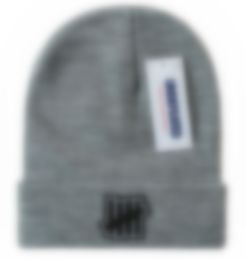 Men Elasticity Beanies Knitted Hats Letter UND HIP HOP Fashion Pullover Cap Casual Stripe Hat