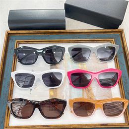 2023 New luxury designer Family B's new plate box Sunglasses for men and women popular in Internet. Stars are the same type of butterfly sunglasses BB0216