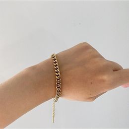 2023 The Exquisite Shape Pendant Bracelets Created for Lady 6mm Short and Fat Gold -plated Bracelet 18K Gold -plated Stainless Steel Miami Cuban Chain Ladies Bracelet