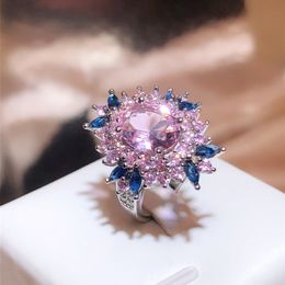 Luxury A CZ Zircon Sweet Flower Designer Band Rings for Women Girls Shining Crystal Bling Diamond Elegant Charm Ring Jewelry