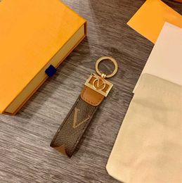 designer keychains luxury mens keyring with gold plated buckle letters portachiavi bag charm lanyard pendant car leather classic keychain
