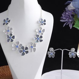 Chains MeiceM 2023 Alloy Design Necklace Women Plant Jewelry Women's Charming Statement Choker Flower Necklaces Wedding Girls Gift