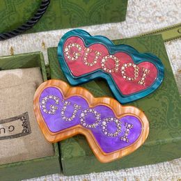Hair Clips & Barrettes designer G Family Spring Clip New Love Ancient Letter Fragmented Side Peach Heart Colourful Bang French Accessories KWDH