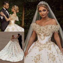 Gold Crystal Ball Gown Wedding Dresses Luxury Dubai Chic Appliqued Lace Bridal Gown Ruched Satin Gorgeous Court Train Robes De Mar300O