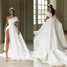 One Shoulder Float Wedding Dresses Thigh High Slit Appliqued 2020 New Bridal Gowns with Big Bow Sweep Train Robe De Mariee360l