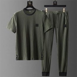 Men's Tracksuits Summer Ice Silk Casual Sports Suit Men's Pleated Thin t shirt Pants Two Piece Set Men's High Quality Breathable Tracksuit 230801