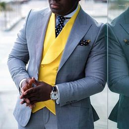 Men's Suits 2023 Gray Men Slim Fit With Yellow Waistcoat 3 Piece Wedding Tuxedo For African Male Fashion Costume Jacket Pants