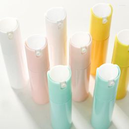 Wasserflaschen 1PCS Tragbares Spray Parfüm Shampoo Lotion Kosmetik Alkoholpresse Kleine Unterabfüllung 30ml Macaron Oral