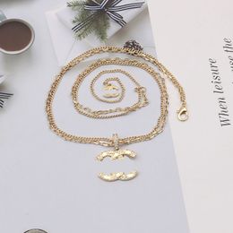 20 Style Luxury Designer Marka Çift Mektuplu Kolye Kolye Zinciri 18K Altın Kaplama Zarif Kazak Kadınlar İçin Newklace Düğün Jewerlry Aksesuarları