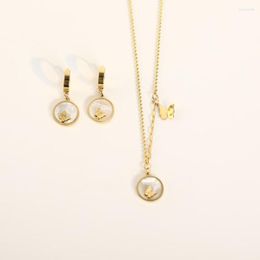 Pendant Necklaces Simple Shell Letter Necklace Clavicle Chain Paper Clip Sweater M For Woman