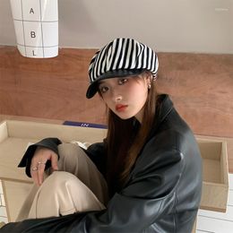 Berets Striped Contrasting Colour Leather Brim Hats For Women Summer And Autumn Retro British Sboy Hat Korean Fashion