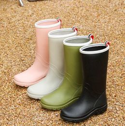 Chanells Womens Channel Bottom Rain c Boots Interlocking Thick Brand Designer Pull Tpu Rubber Booties Mid High Rainboots Paris New Outdoor Garden Shoes Platforms Sh