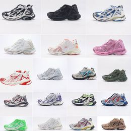 Designer Women Men Runner 7.0 Casual Shoes Sports Mesh Nylon Transmit Sense Retro Trainers Black White Pink Blue Trend All Match Jogging Hiking 7 Top High Sneakers