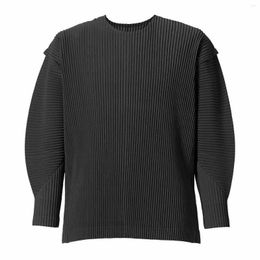 Men's T Shirts Autumn Summer Original Miyake Pleated T-shirt Long Sleeves O-neck Solid Color Casual Loose Style Fashion Male Tops