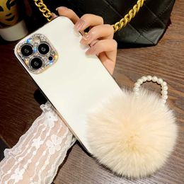 Cell Phone Cases Luxury Glitter Bling Diamond Plating Plush Ball Pearl Bracelet Phone Case For iPhone 14 13 12 11 Pro Max X XS XR 7 8 Plus Cover L230731