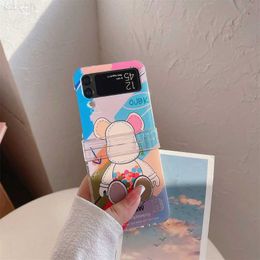 Cell Phone Cases For Samsung ZFlip 4 3 Cute Cartoon Bear Case for Samsung Galaxy Z Flip 4 3 Flip4 Flip3 Love Heart Colourful Smiley Hard PC Cover LF230731