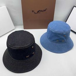 Designer Berberry Hat Korean Version Spring and Summer Plaid b Baseball Cap Cotton for Men and Women Sunscreen Cap Plaid b Baseball Cap 2023 New