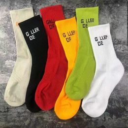 Cotton Socks For Men And Women Classic Alphabet Breathable Man's Socks Football Basketball stocking Fashion Sports Socks Designer Girls Retro Colorful Embroidery