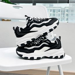 Tasarımcı Kadın Beyaz Ayakkabı Moda Kızlar Kahverengi Siyah Kadınlar Düz Eğitmenler Fabrika Toptan Perakende Platformu Spor Spor ayakkabıları EUR 35-40
