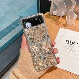 Cell Phone Cases For Samsung Galaxy Z Flip 5 4 3 5G F7110 F7070 Rhinestones Crystal Pearl Crown Flower Shinny Luxury Phone Case Cover L230731