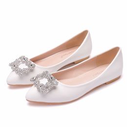 Dress Shoes Crystal Queen White Pointed Toe Flat Cortical Women Fashion Metal Decoration Flats Casual Woman Party 230801