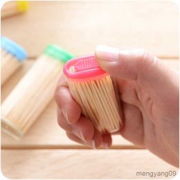 2pcs Toothpick Holders Portable Disposable Bamboo Toothpicks Travel Two-head Toothpick Sticks Non-toxic Toothpick Bottle Storage Box For Home Hotel R230802
