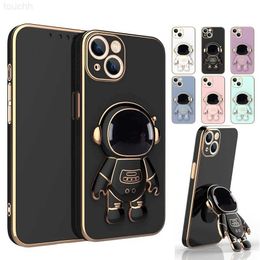 Cell Phone Cases 3D Astronaut Folding Stand Soft Phone Case For iPhone 14 13 12 11 Pro Max XR XS 7 8 Plus SE 2022 Plating ShockProof Case Cover L230731