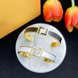 Ladies Open Bracelet 18K Gold Plated Stainless Steel Simple Open Bracelet Classic Square Logo Hand Accessories Party Jewelry Gifts