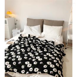 Blankets Peas Fleece Blanket Three-dimensional Jacquard Office Nap Single Dormitory Student Fashion Bed Cover