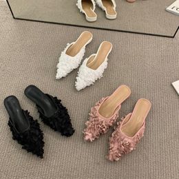 Slippers French Design Pointed Toe Low Heel Baotou Women 2023 Summer Sweet Flower Flat Bottom Slipper Single Shoe