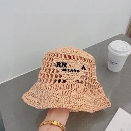 Designer Straw Bucket Hat Women Letter Fashion Cap Pink Grass Braid Mens Summer Casual Hats Embroidery Candy Caps D238038C6