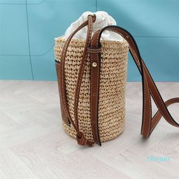 Designer Natural Woven Straw Bag Travel Holiday Single Shoulder Crossbody Round Bucket Women Bag Fashion