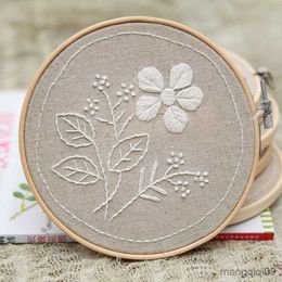 Chinese Style Products DIY Sewing Craft Set With Hoop Handmade Embroidery Needlework Tools Flowers Pattern Suitable For Beginners 15cm R230803