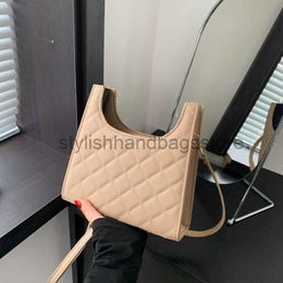 Bags Women's 2023 Summer New Embroidery Line Lingge Single Shoulder Small Design Sense Commuter Fashionable Underarm Bagstylishhandbagsstore