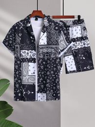 Men's Tracksuits Men Random Paisley Scarf Print Shirt Drawstring Shorts Without Tee 230802